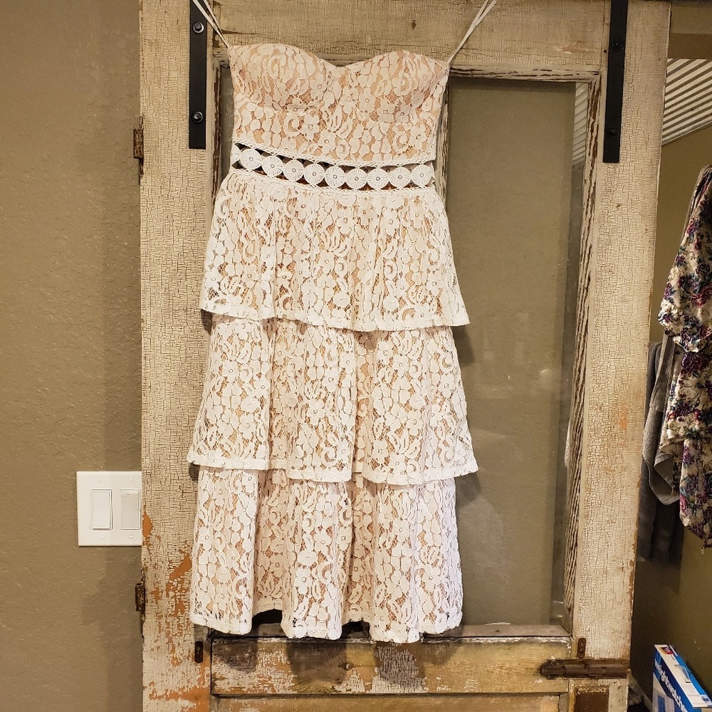 Dress - Picture 4 of 4